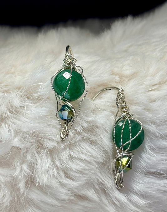 Evergreen guardian: nephrite earring, and pendant set