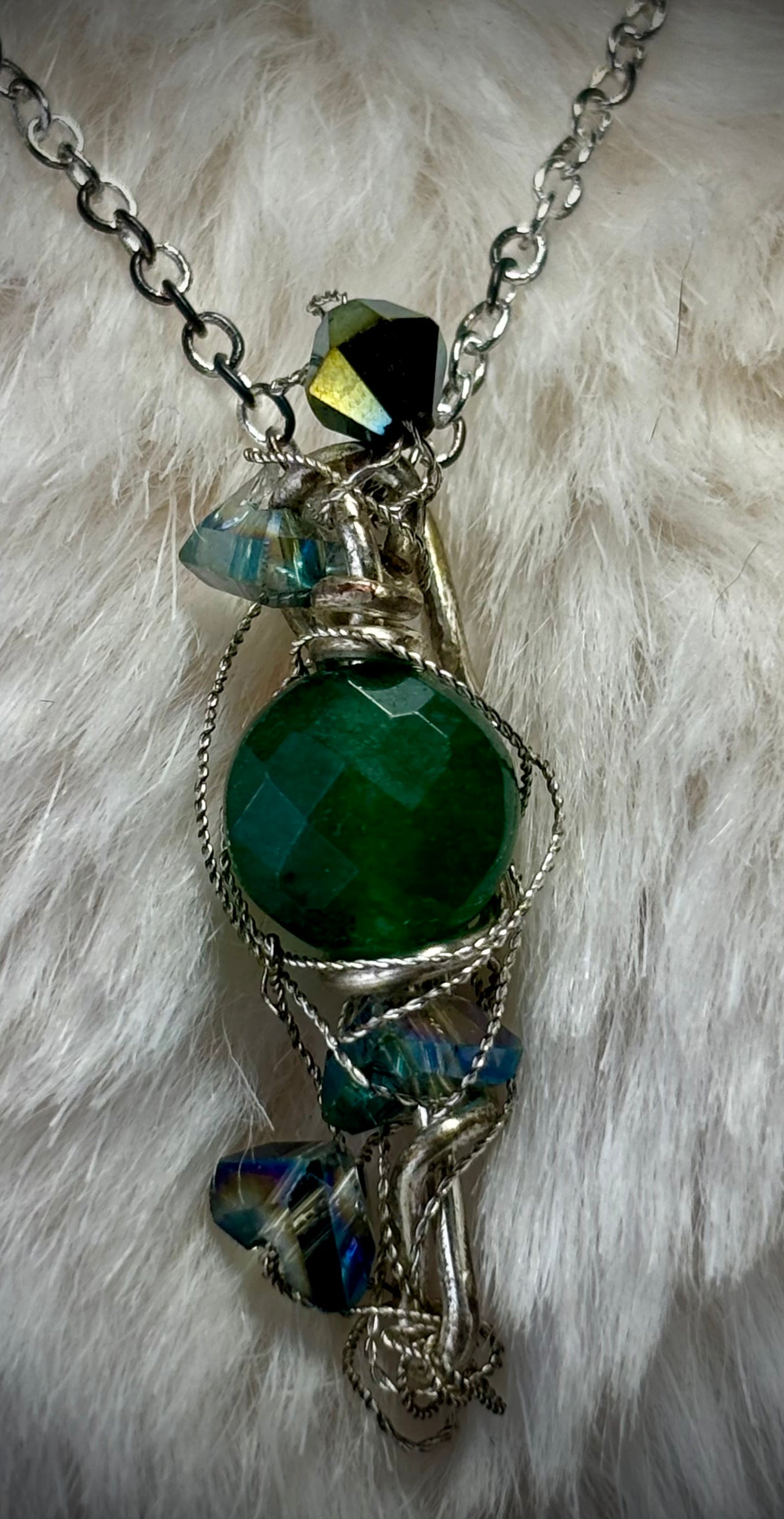 Evergreen guardian: nephrite pendant (set available )