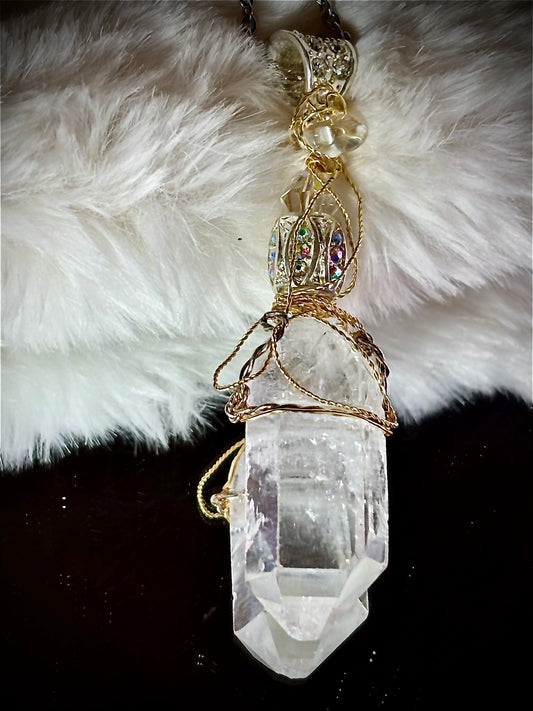 Crystal and quartz, crystal pendant: CRYSTAL CLEAR SPIRIT 