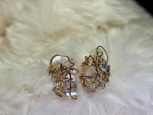 Deco siren: pearl and Crystal earrings