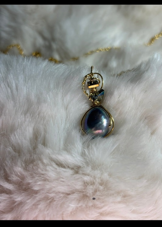 Pearls of the deep: Sea Pearl earrings (set available)