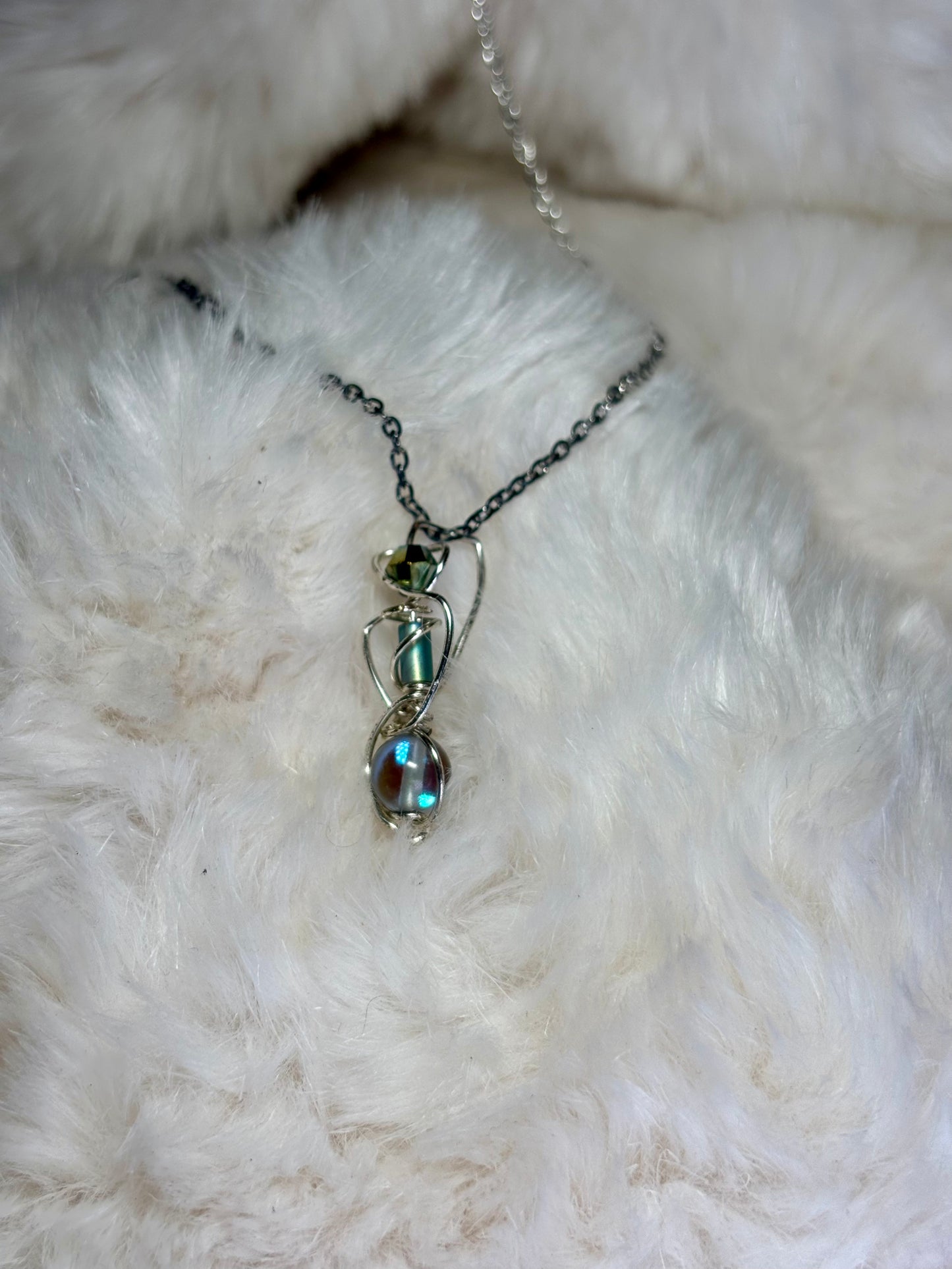 Feline Focus: cat’s eye pendant (set available)