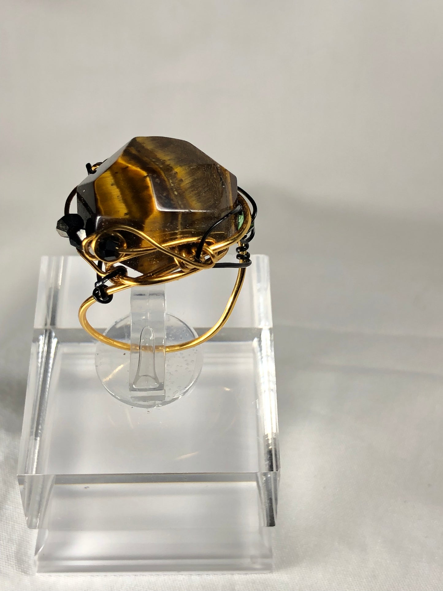 Golden Momentum: LIMITED EDITION