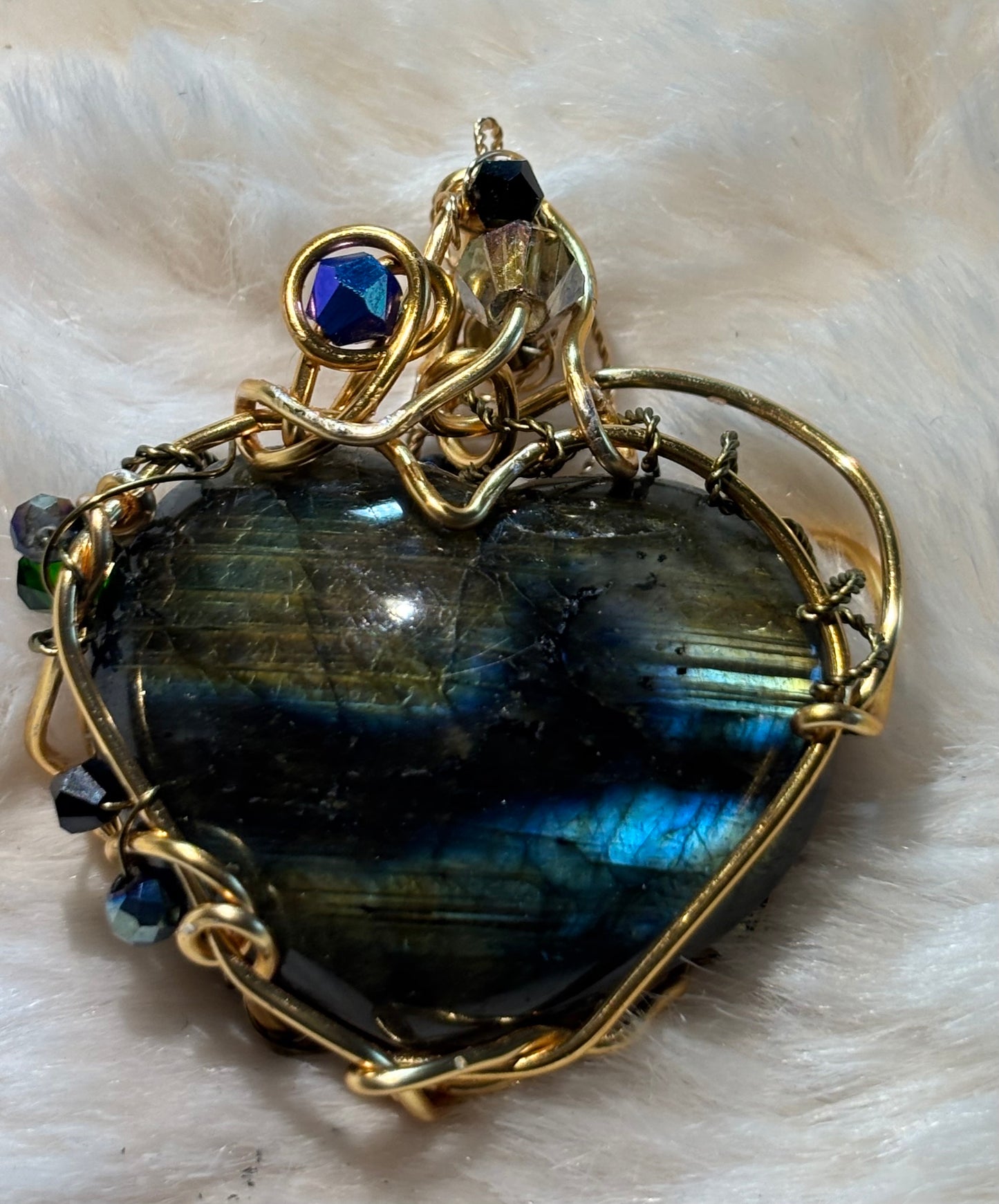 Labradorite heart necklace:


Heart of the Hidden Aurora