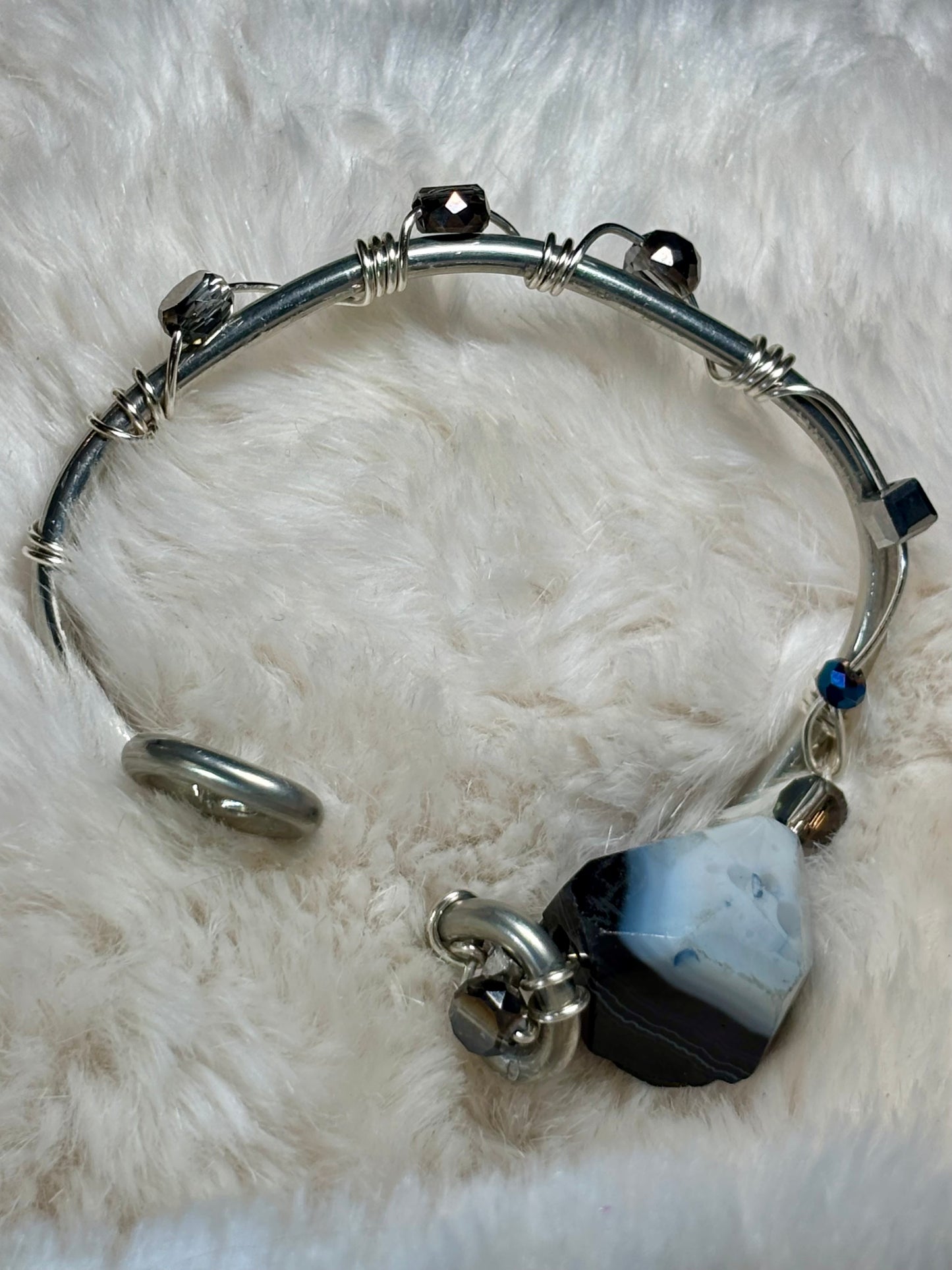 Blue banded agate: Earth Anchor, ￼￼