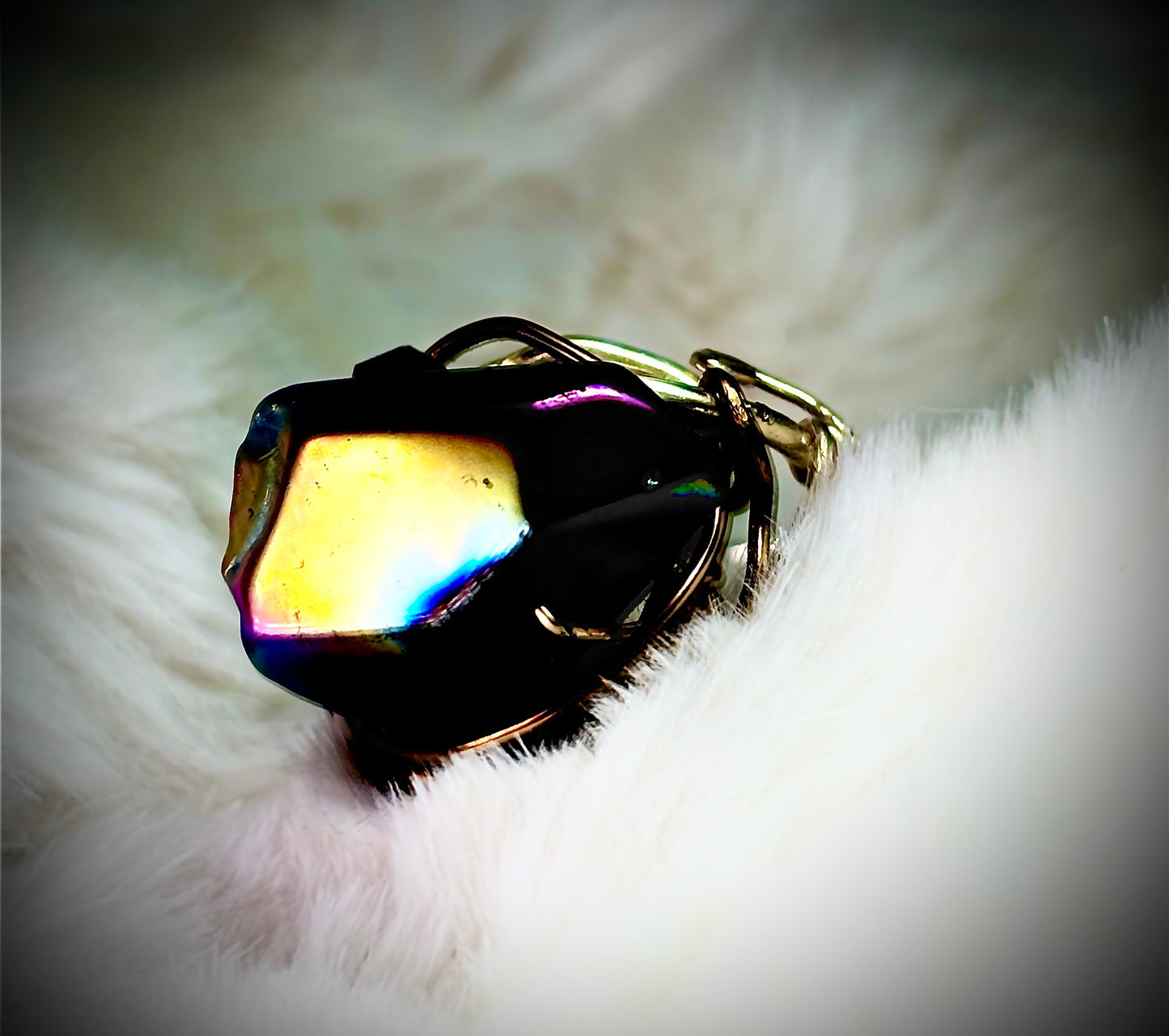 Titanium Aurora quartz ring: living color ￼