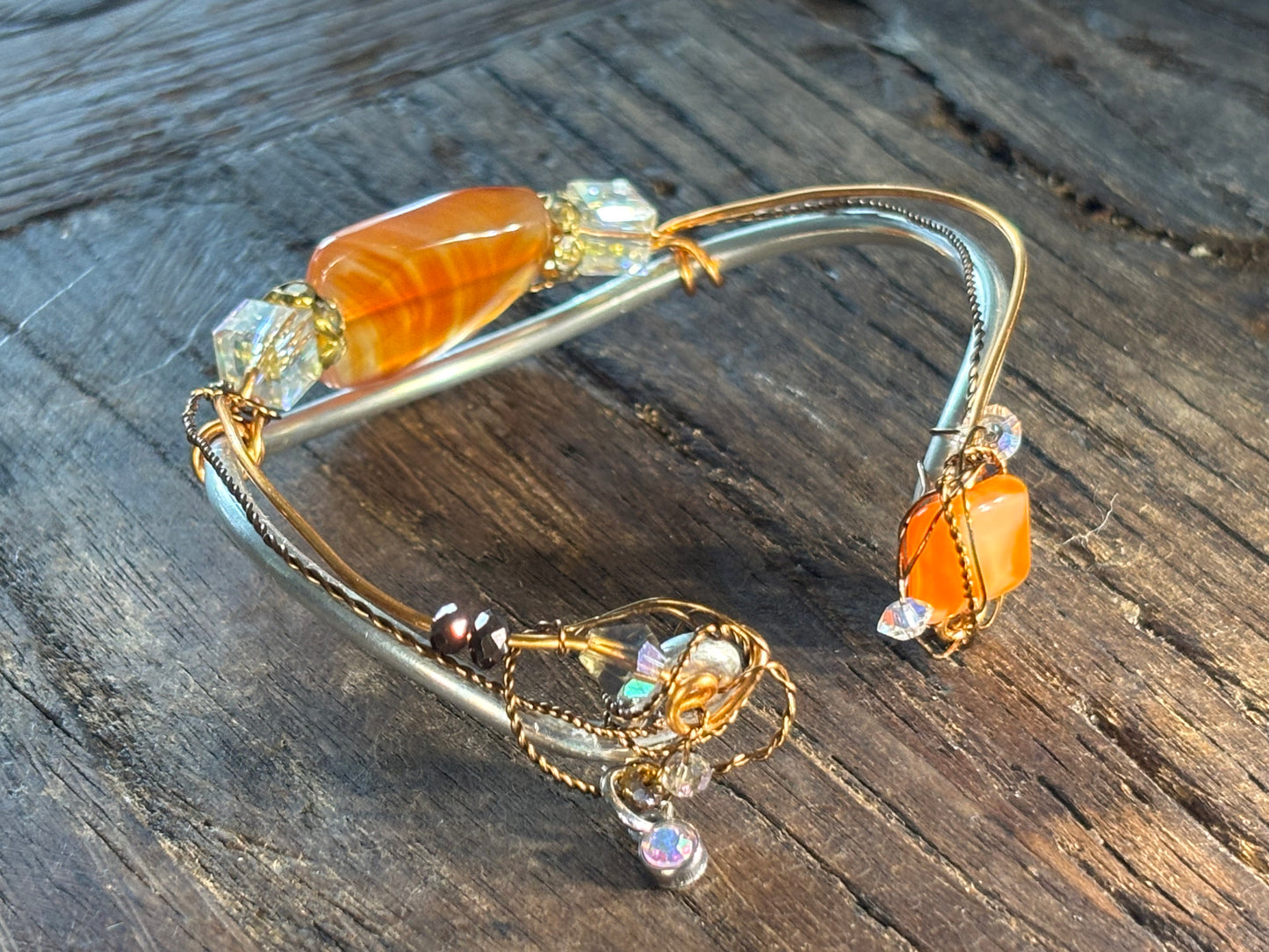 Carnelian Bracelet: Golden Focus