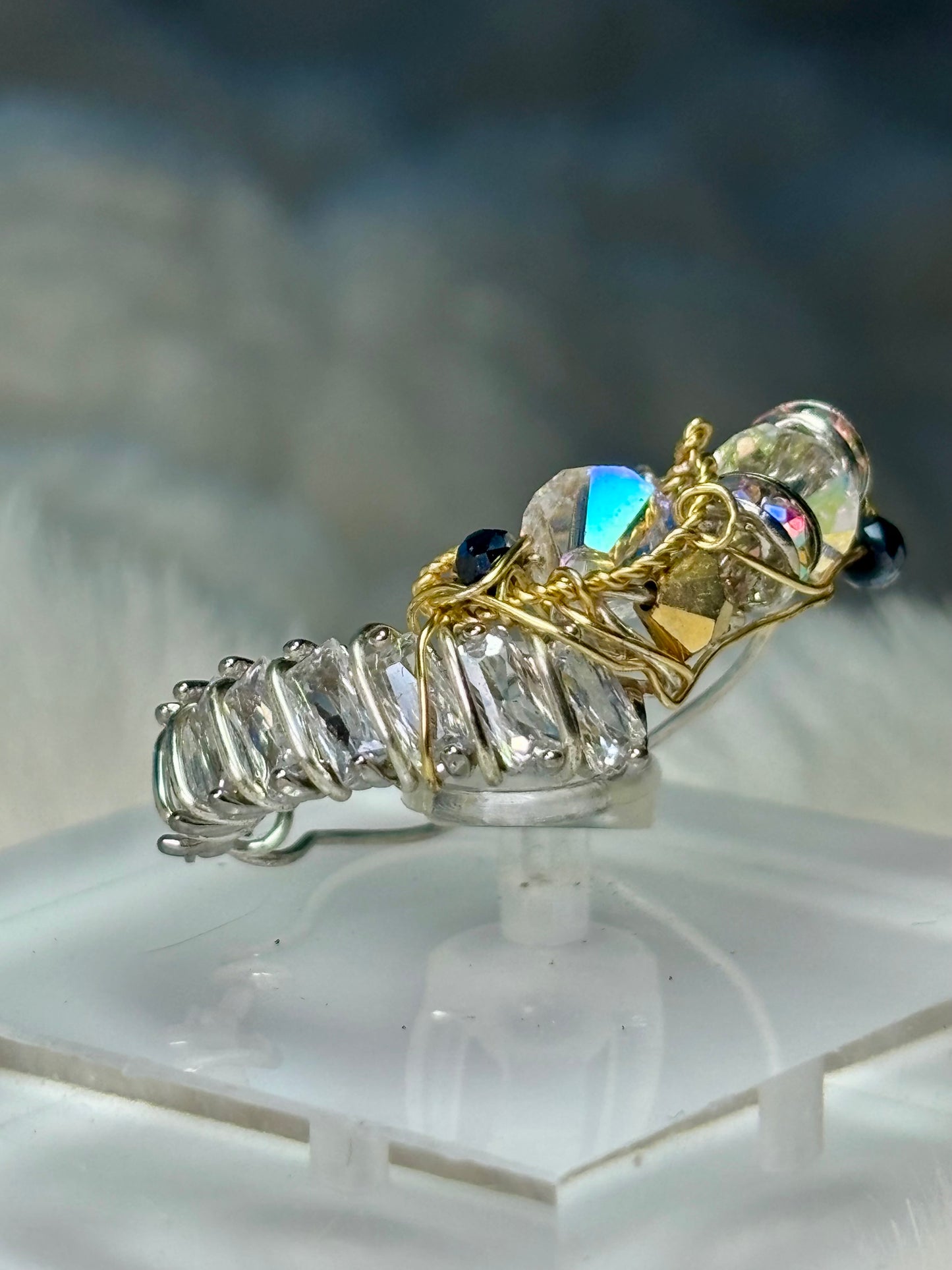 Crystal abstract ring: The Influencer
