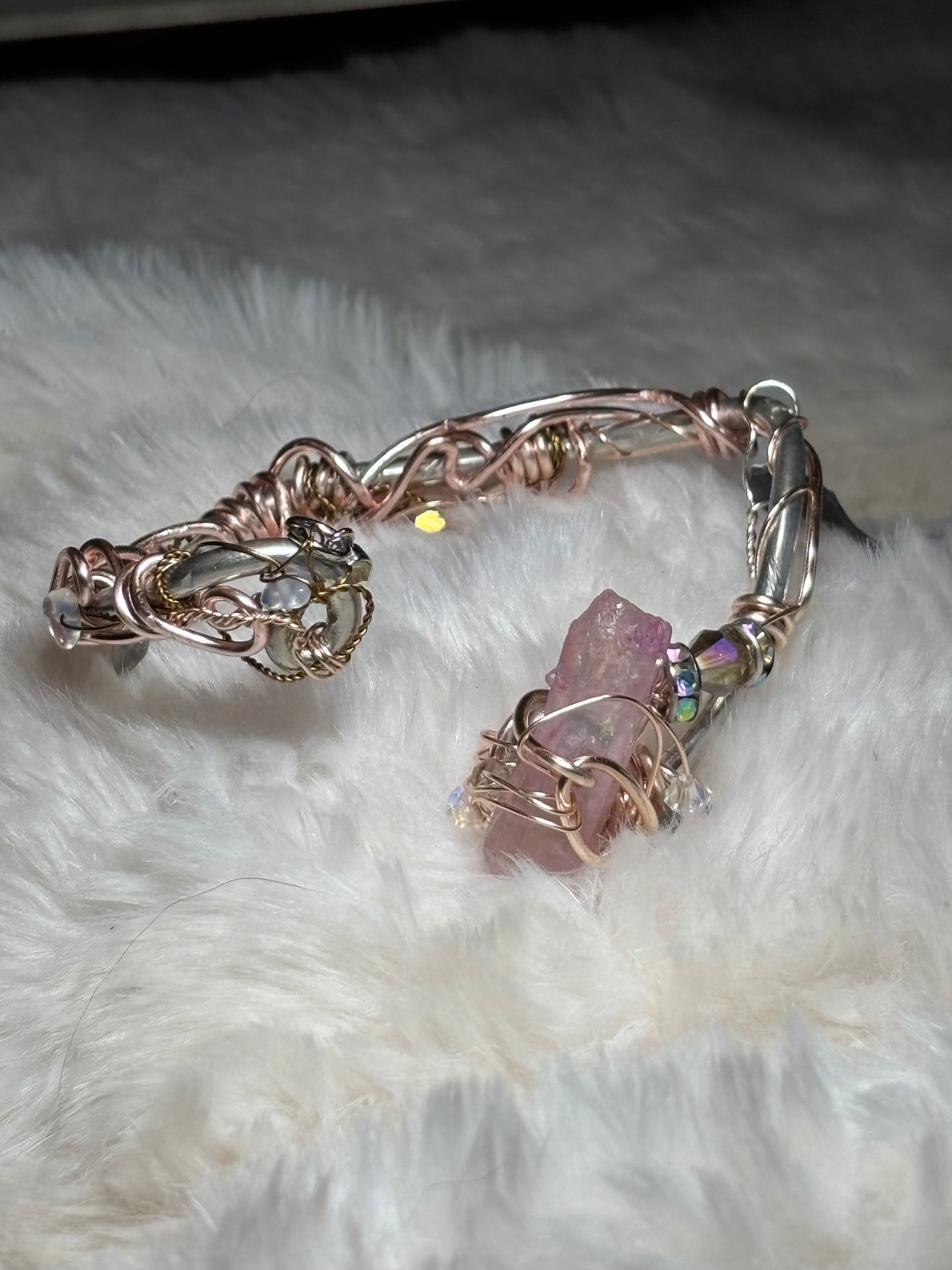 Pink crystal bracelet: heal my heart ￼