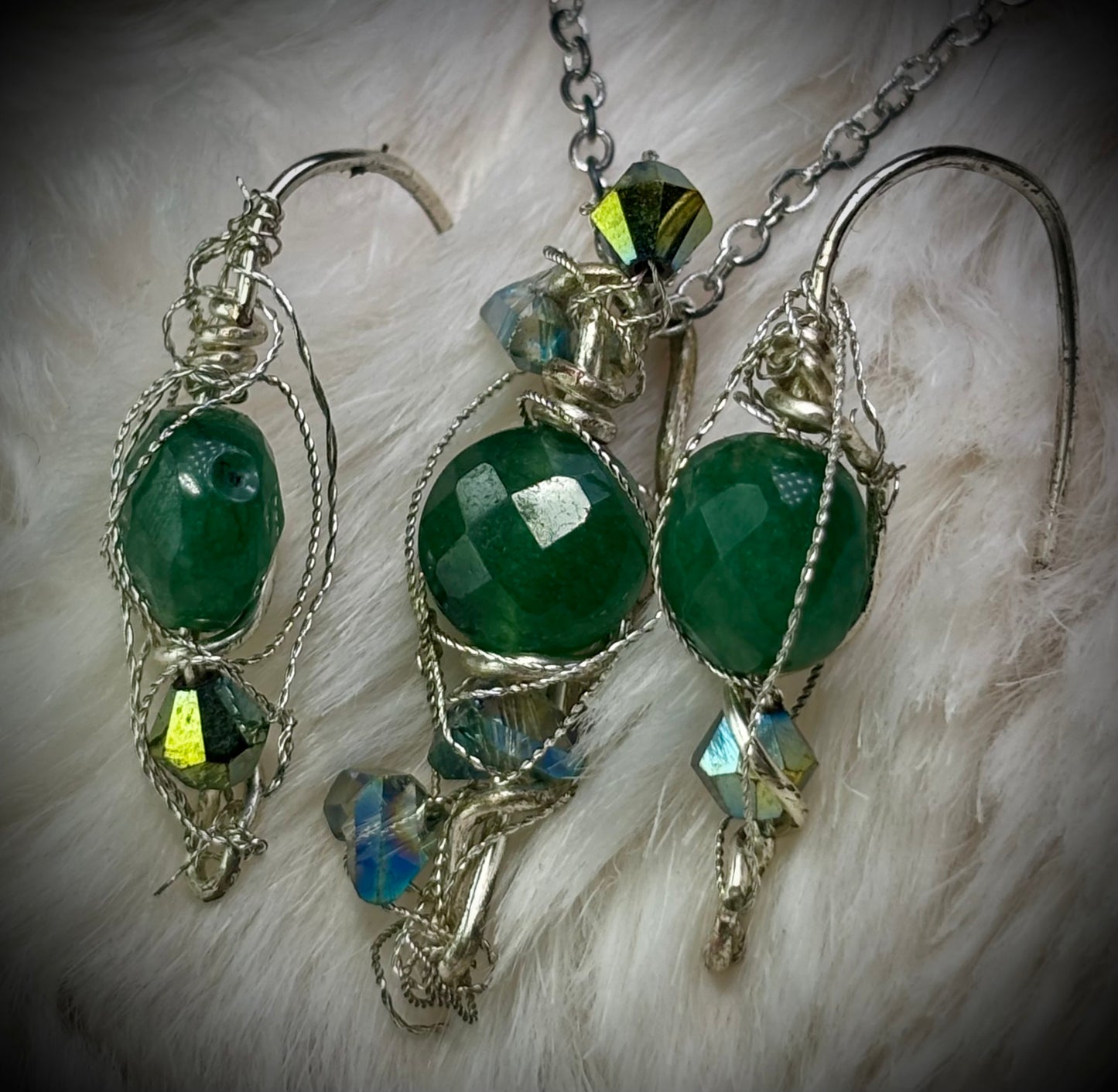 Evergreen guardian: nephrite pendant (set available )￼￼