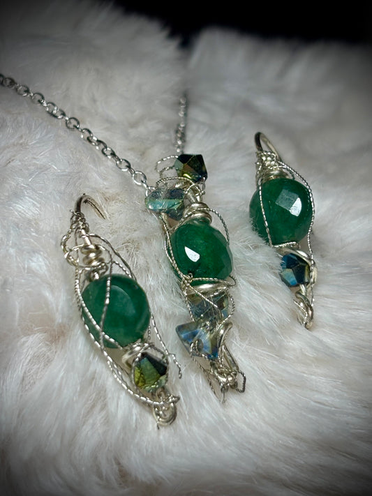 Evergreen guardian: nephrite earring, and pendant set