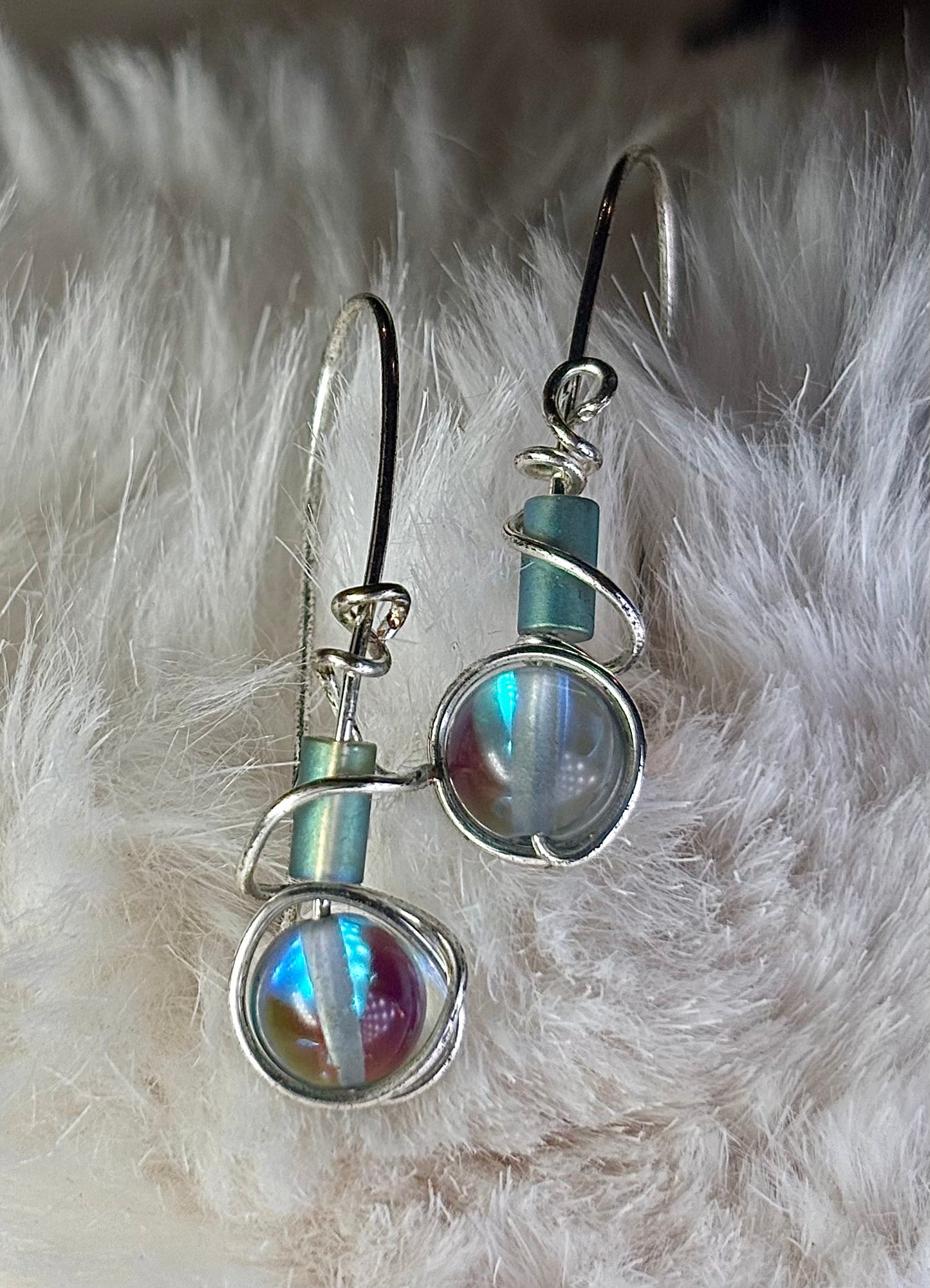 Feline Focus: cat’s Eye earrings      (set available)