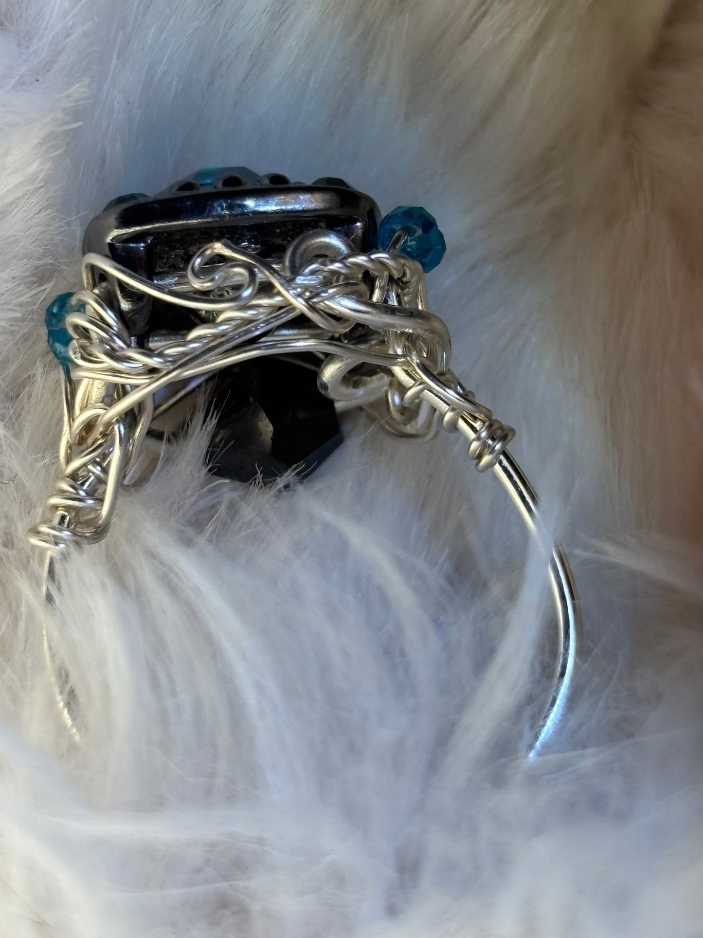 Turquoise green rhinestone ring in silver￼