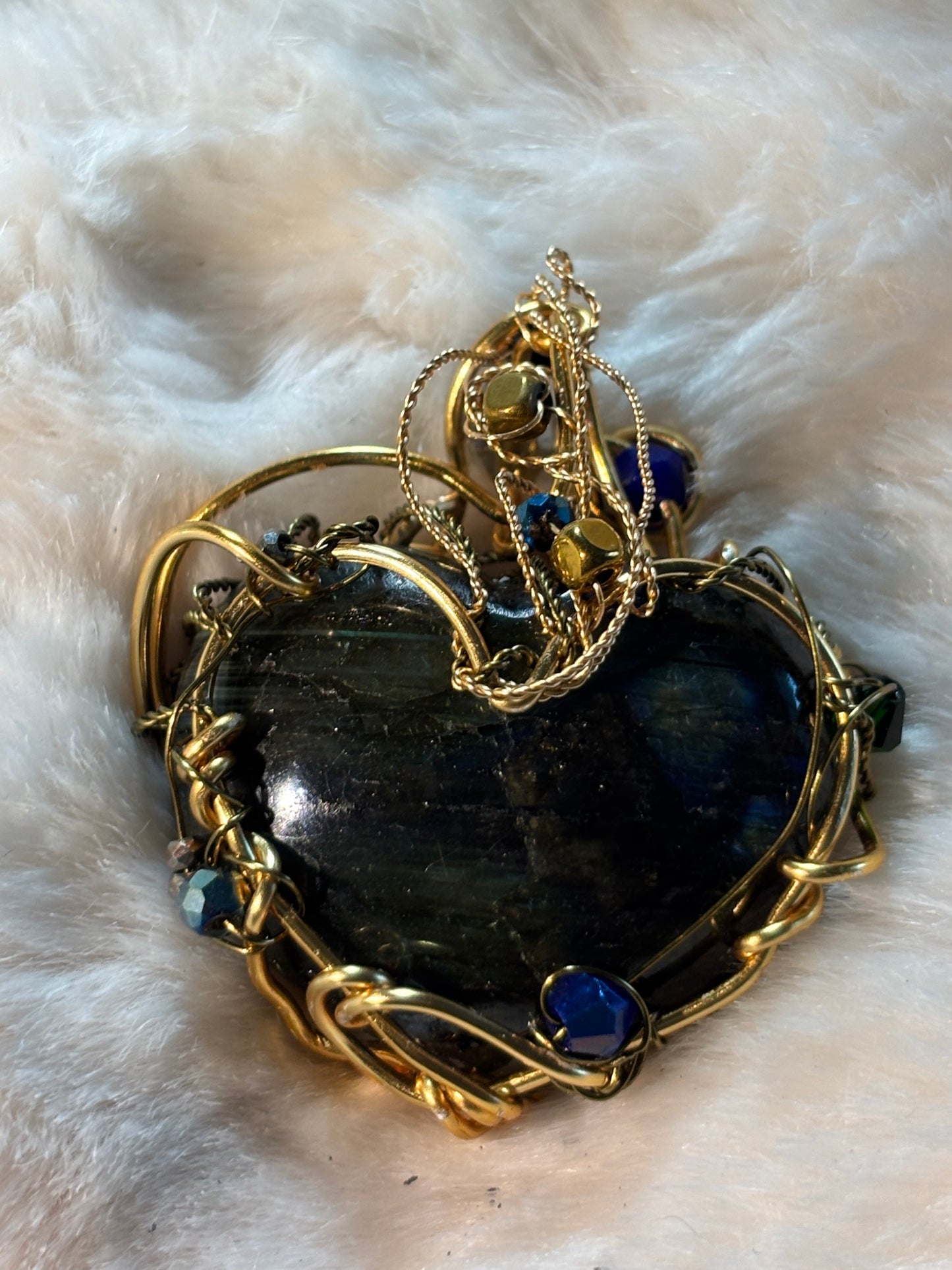 Labradorite heart necklace:


Heart of the Hidden Aurora