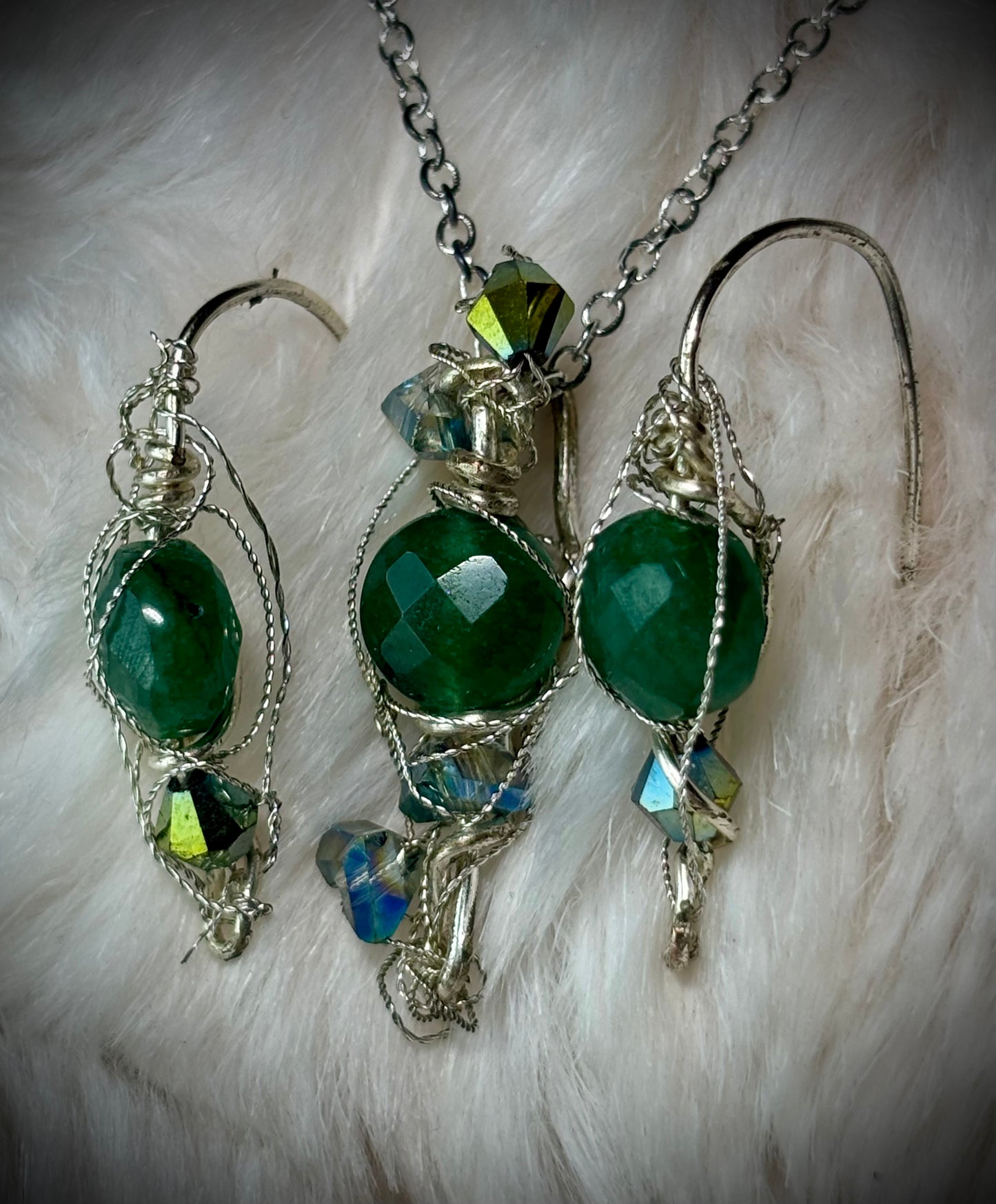 Evergreen guardian: nephrite pendant (set available )￼￼
