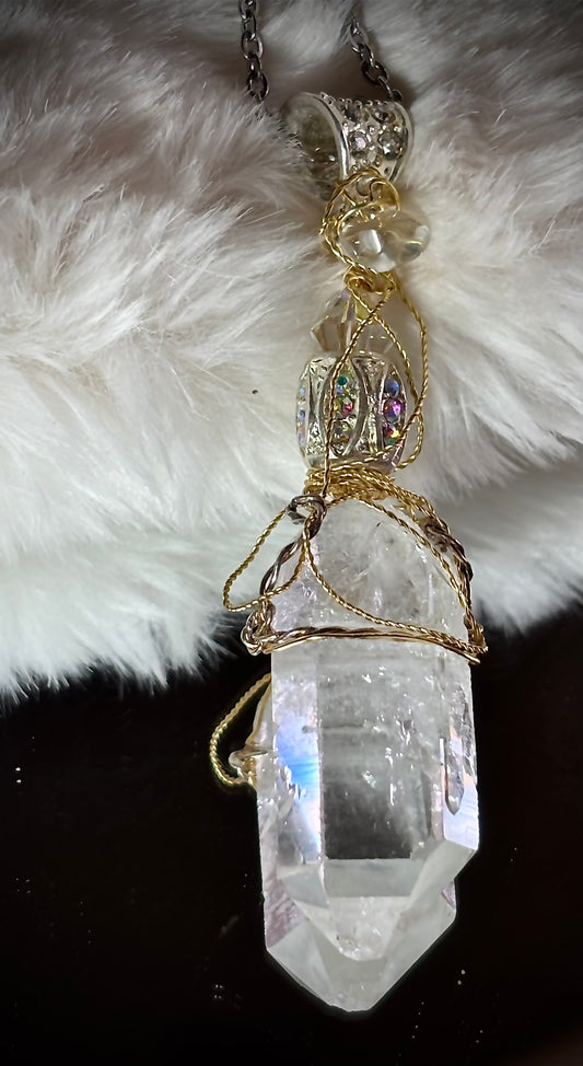 Crystal and quartz, crystal pendant: CRYSTAL CLEAR SPIRIT ￼￼