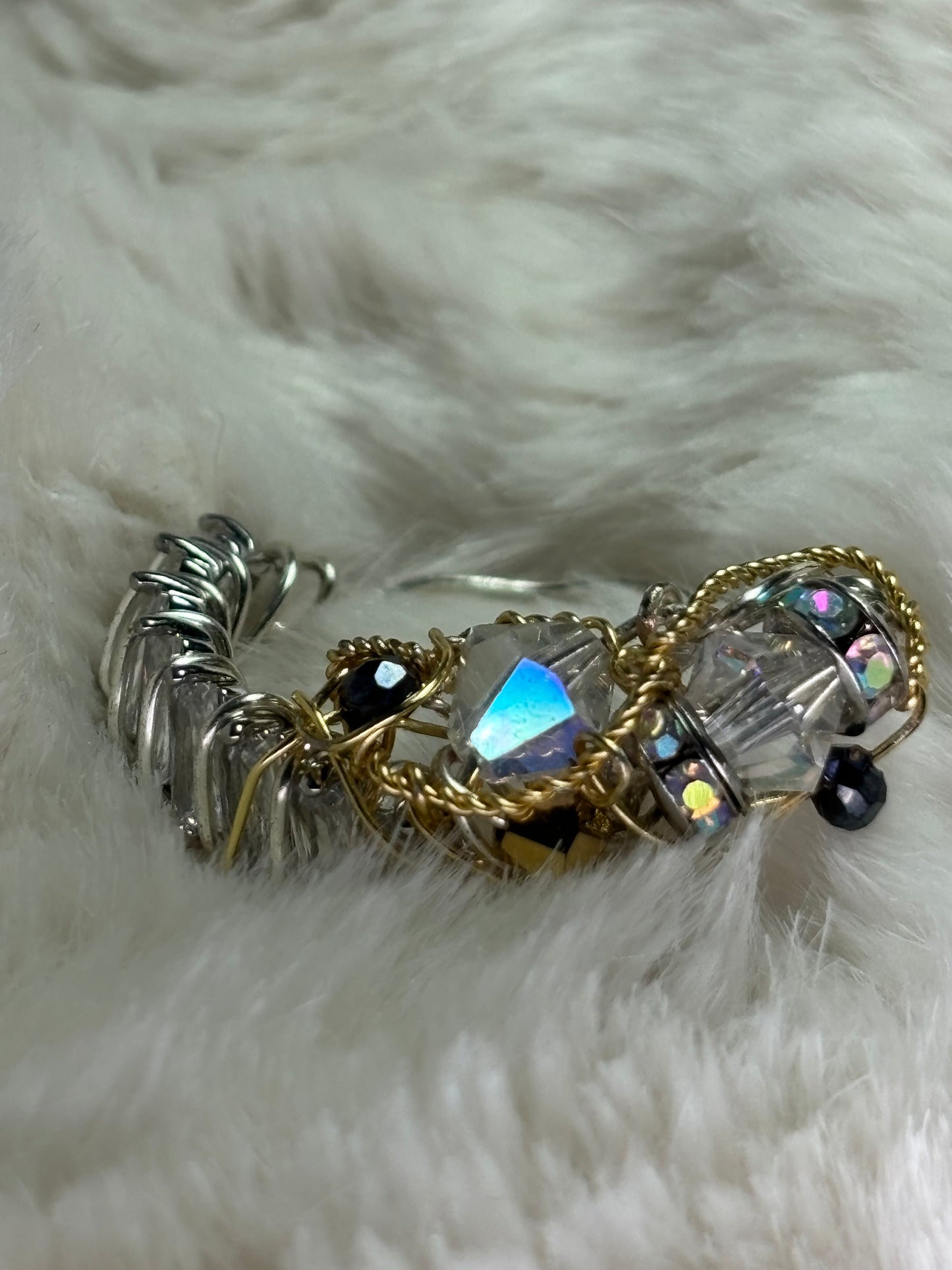 Crystal abstract ring: The Influencer