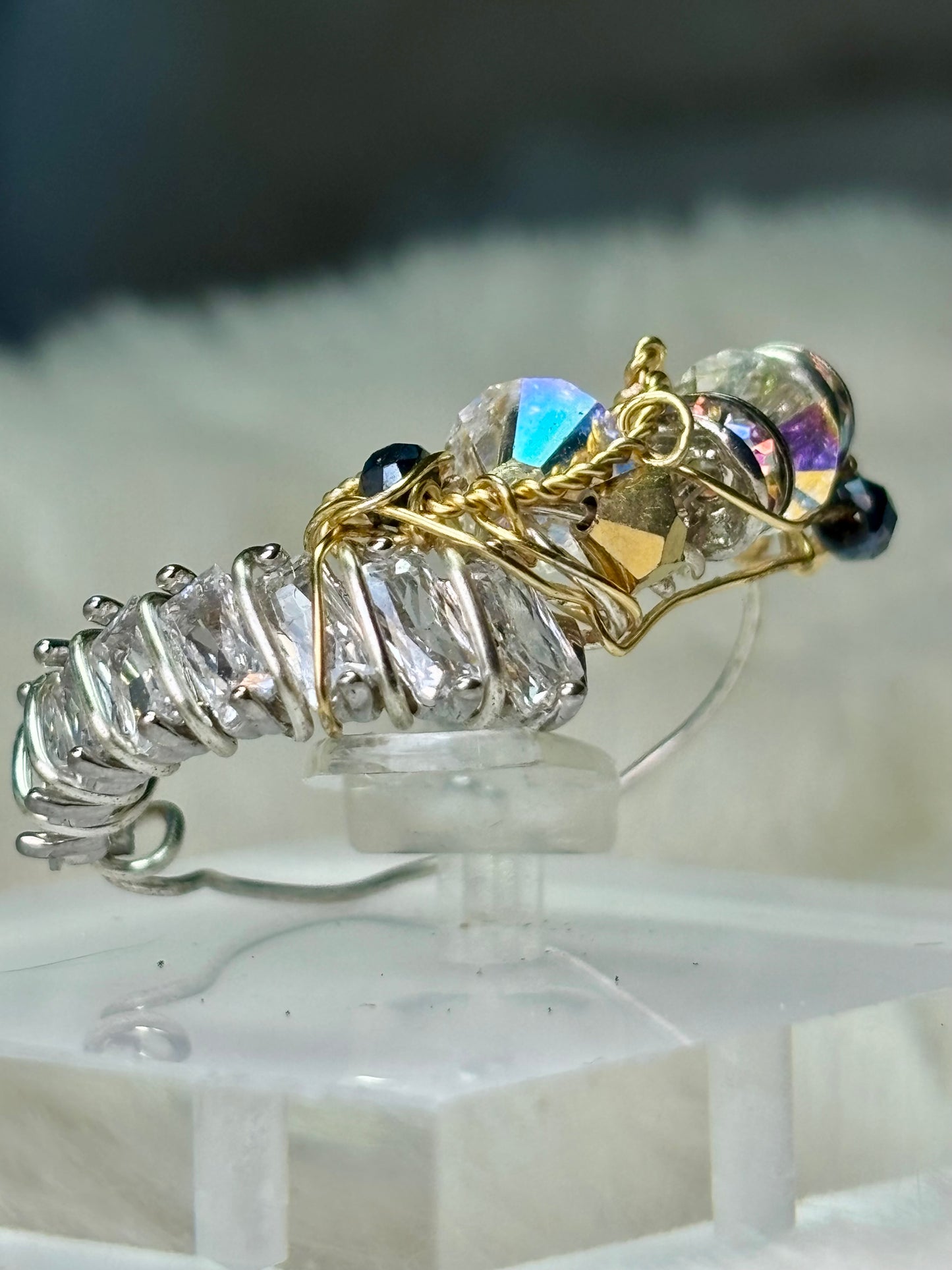 Crystal abstract ring: The Influencer