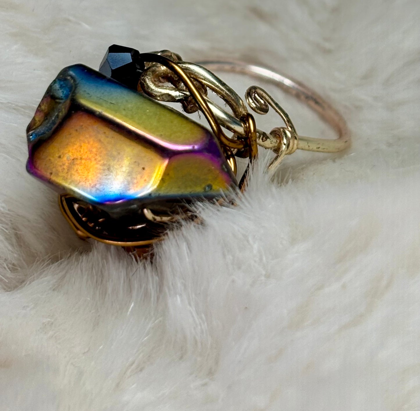 Titanium Aurora quartz ring: living color ￼