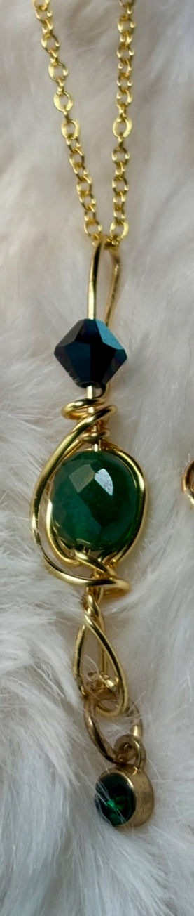Evergreen Queen: Nephrite earring/pendant set