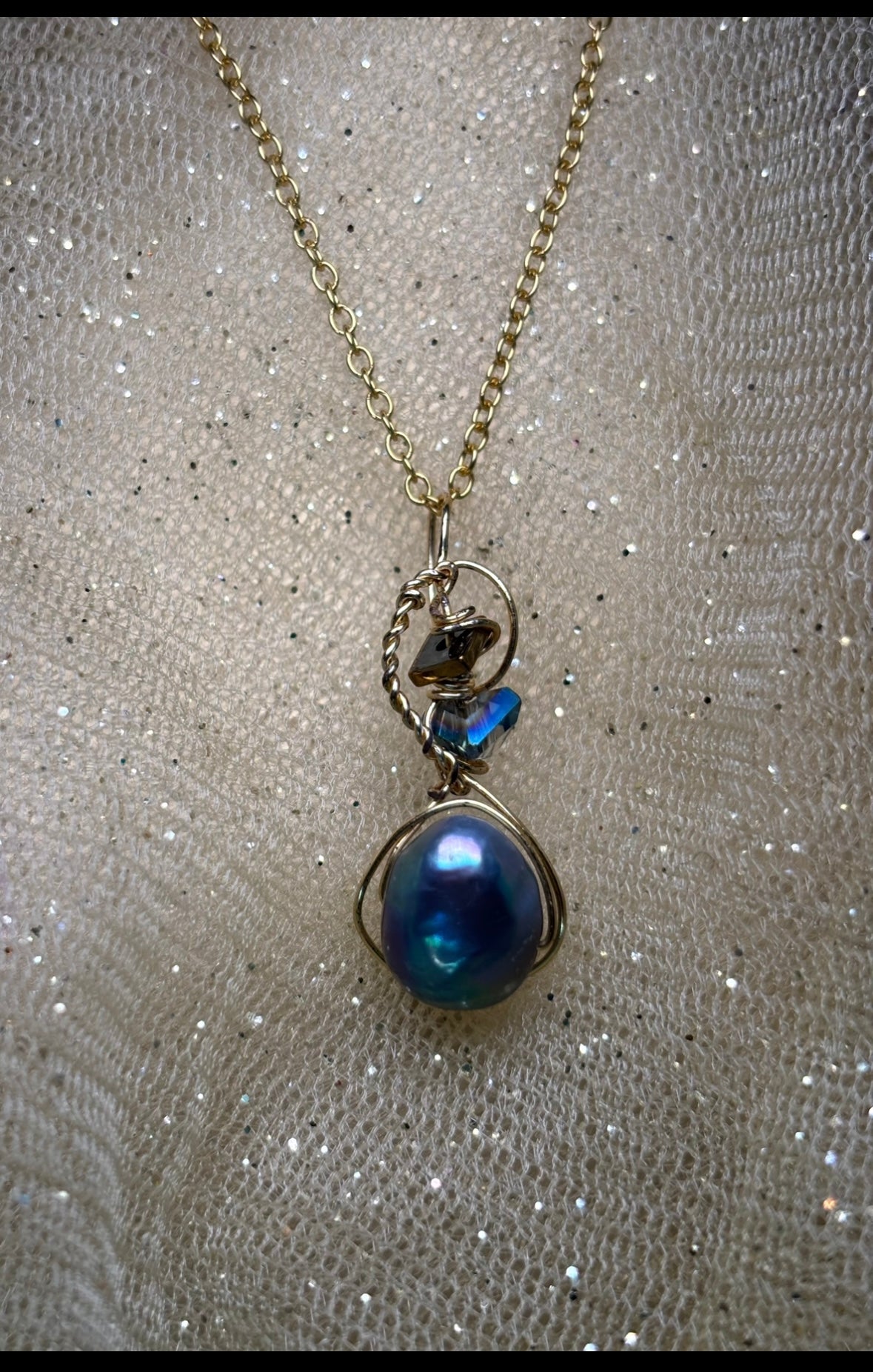 Pearls of the Deep pendant (set available)