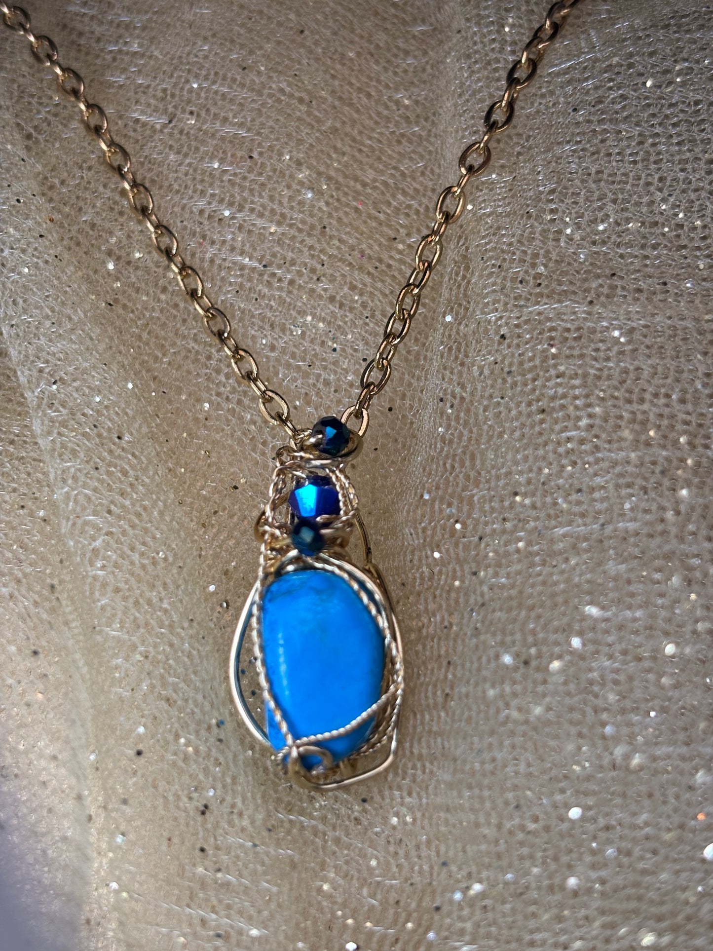 Sky Tide: Howlite Earrings, earring, and pendant set ￼