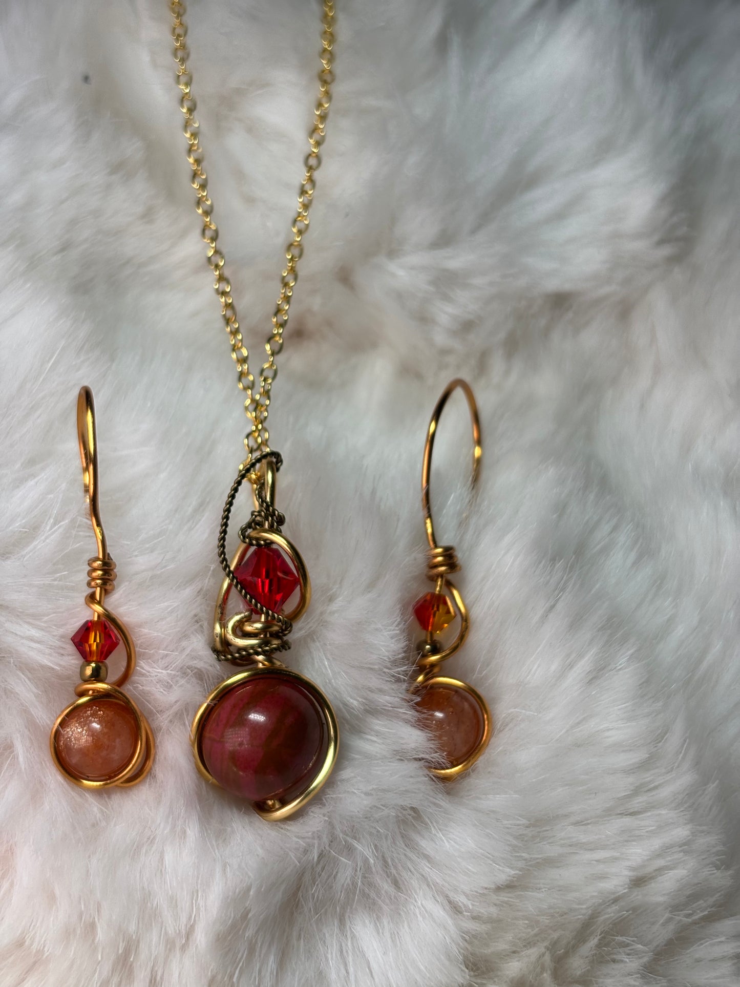 Ember Rise: Sunstone Earring/Pendant Set ￼