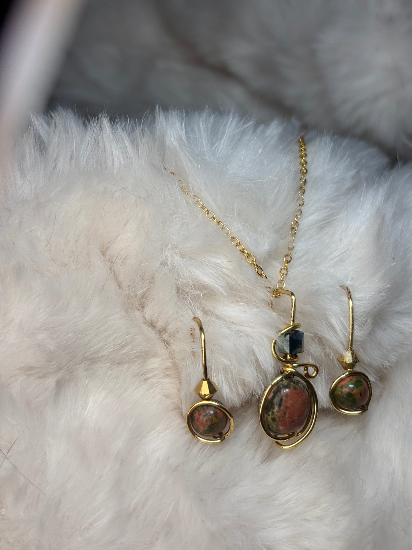 Garden of the heart:           Unakite pendant, and earrings set