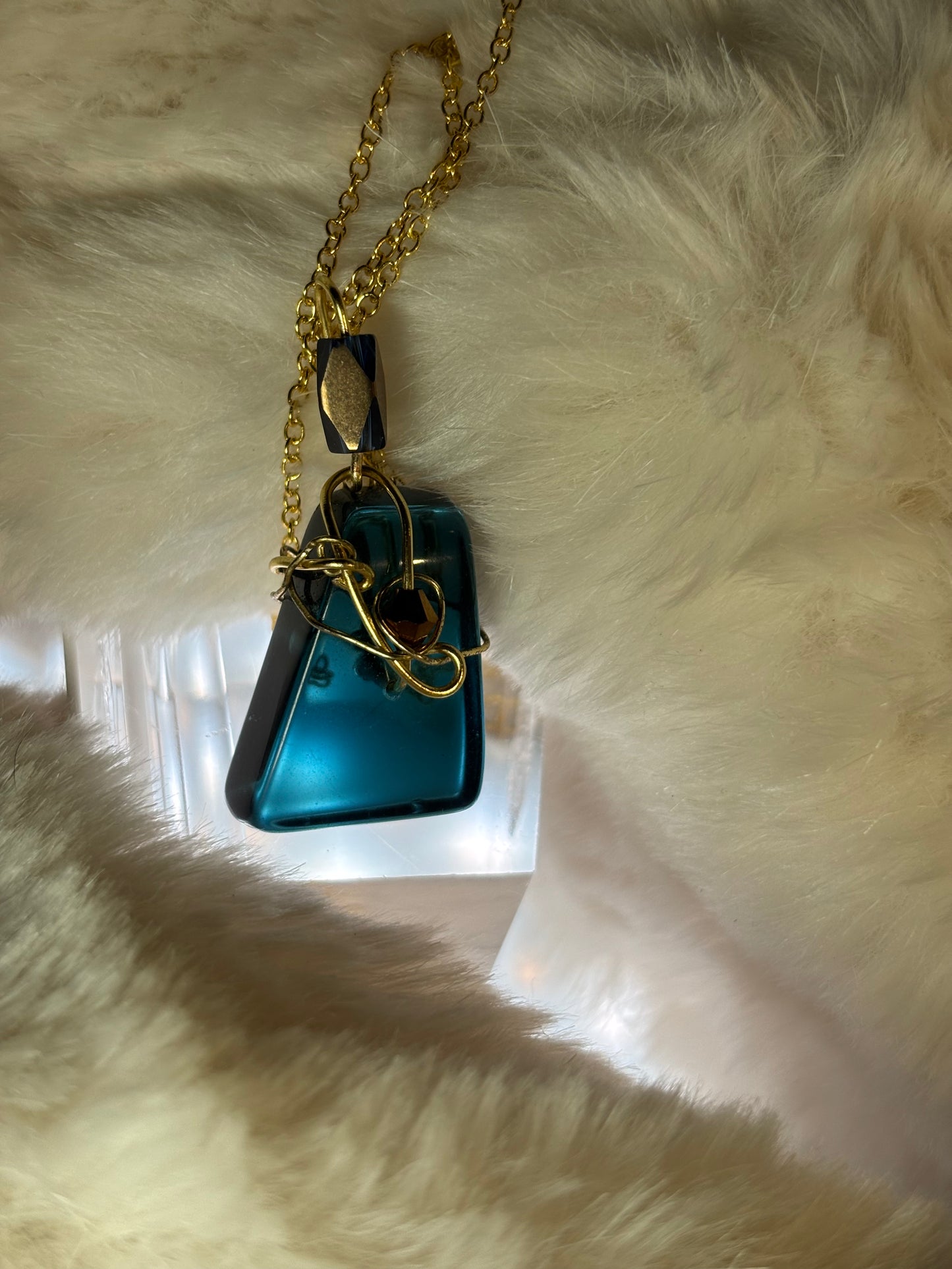 Blue Hour Drops
Candy Collection – Twilight Edition Earring/Pendant Set