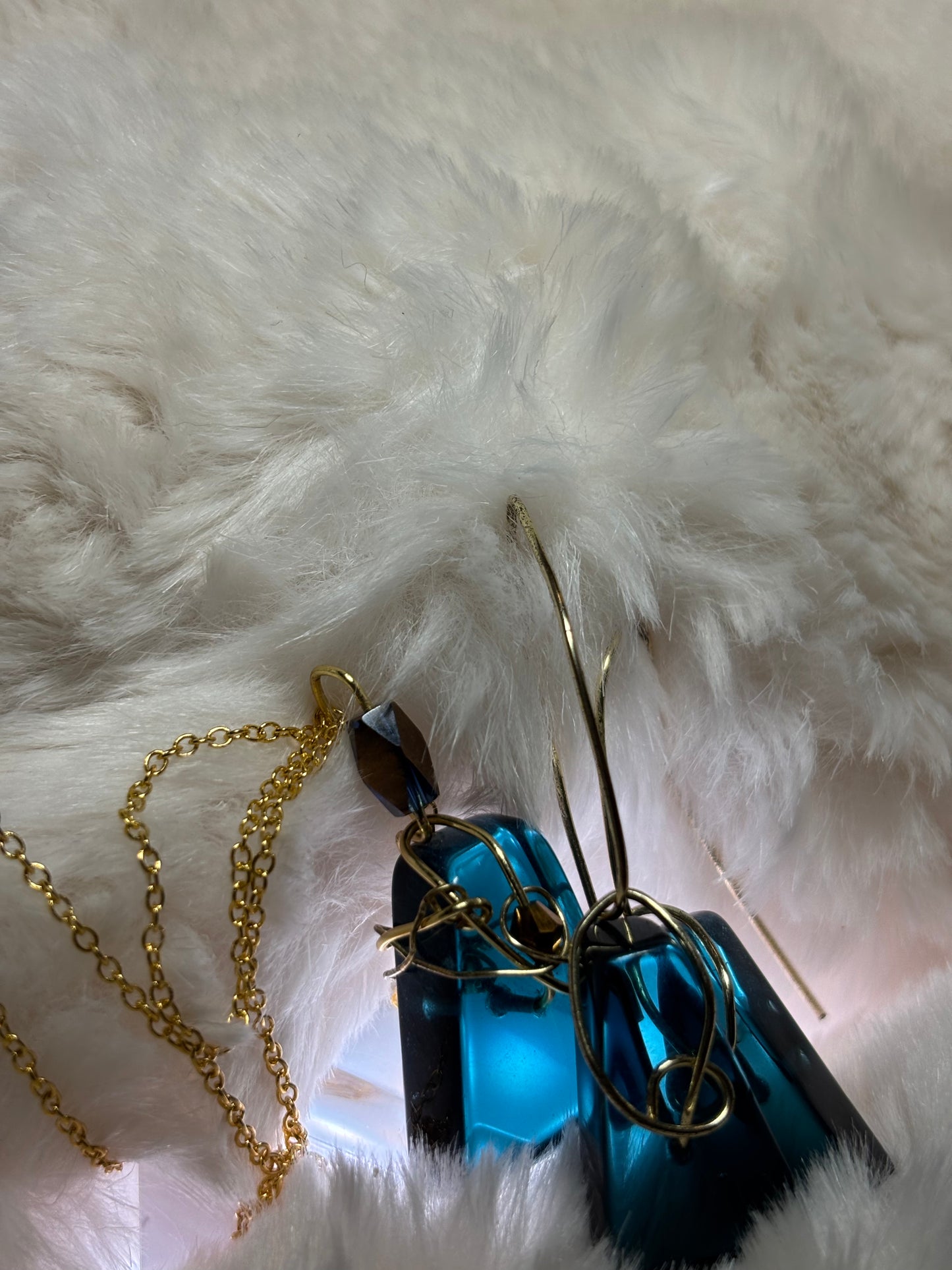 Blue Hour Drops
Candy Collection – Twilight Edition Earring/Pendant Set