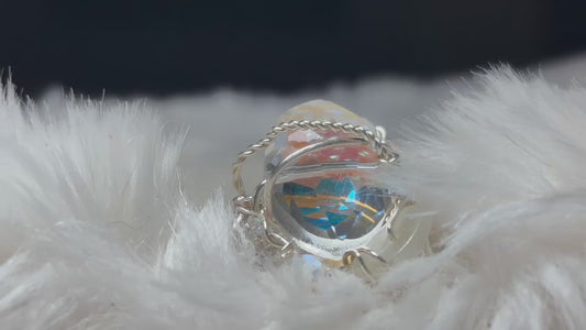 Crystal ring in silver: luminous radiance ￼￼