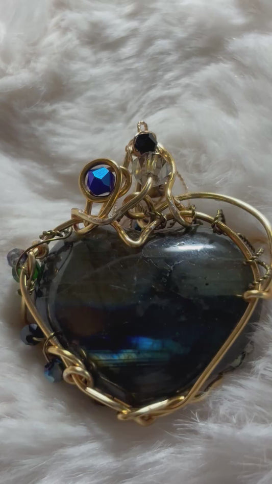 Labradorite heart necklace:


Heart of the Hidden Aurora
