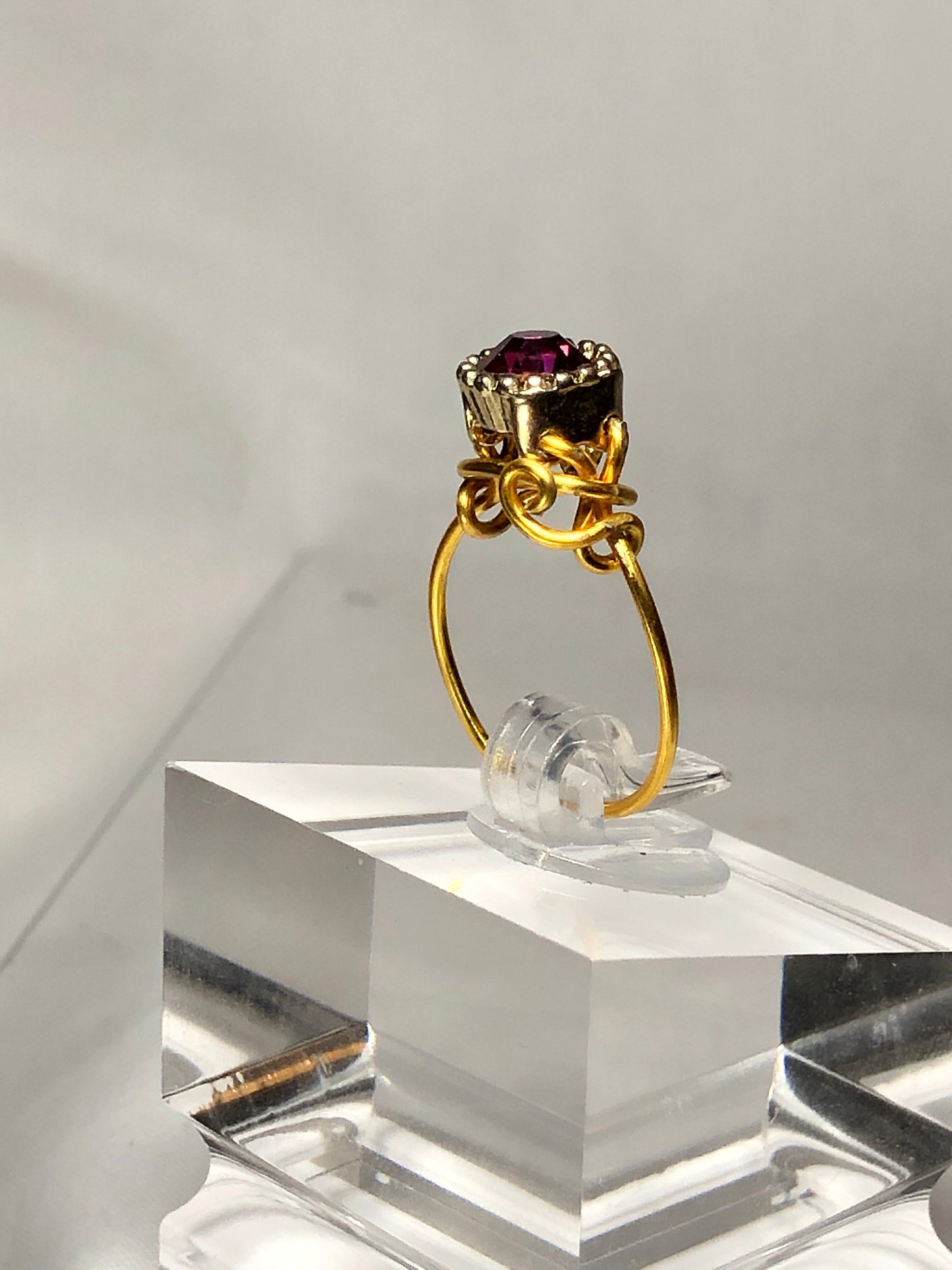 Golden amethyst rhinestone ring